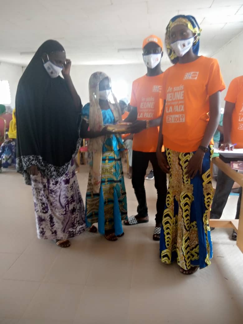 Programme « Education For All » : DISTRIBUTION DES KITS SCOLAIRE - Photo 3