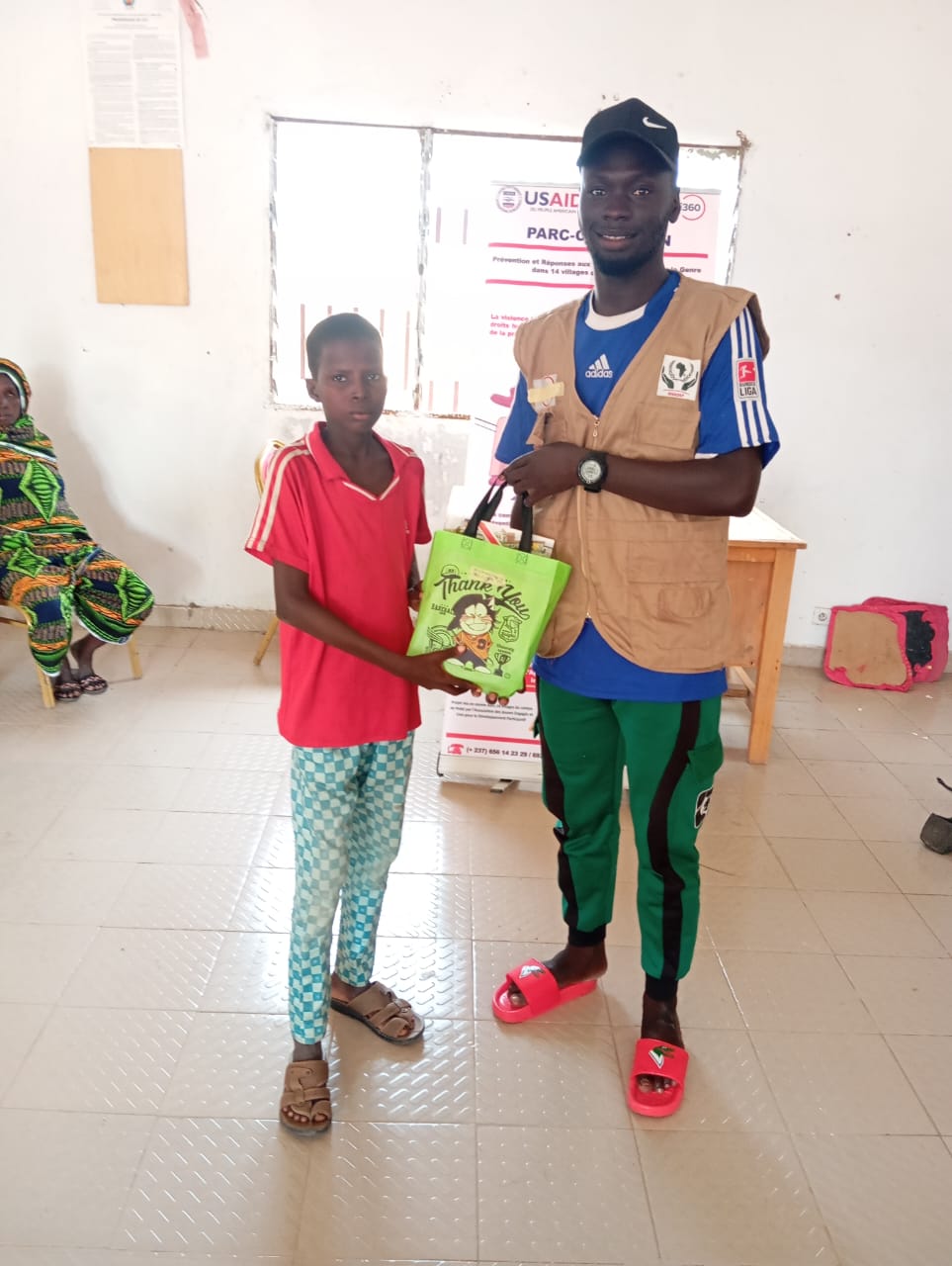 Programme « Education For All » appui à la scolarisation, distribution de kits Back to School à 25 enfants du primaire et secondaire et sensibilisation des parents sur l’importance de l’éducation - Photo 3