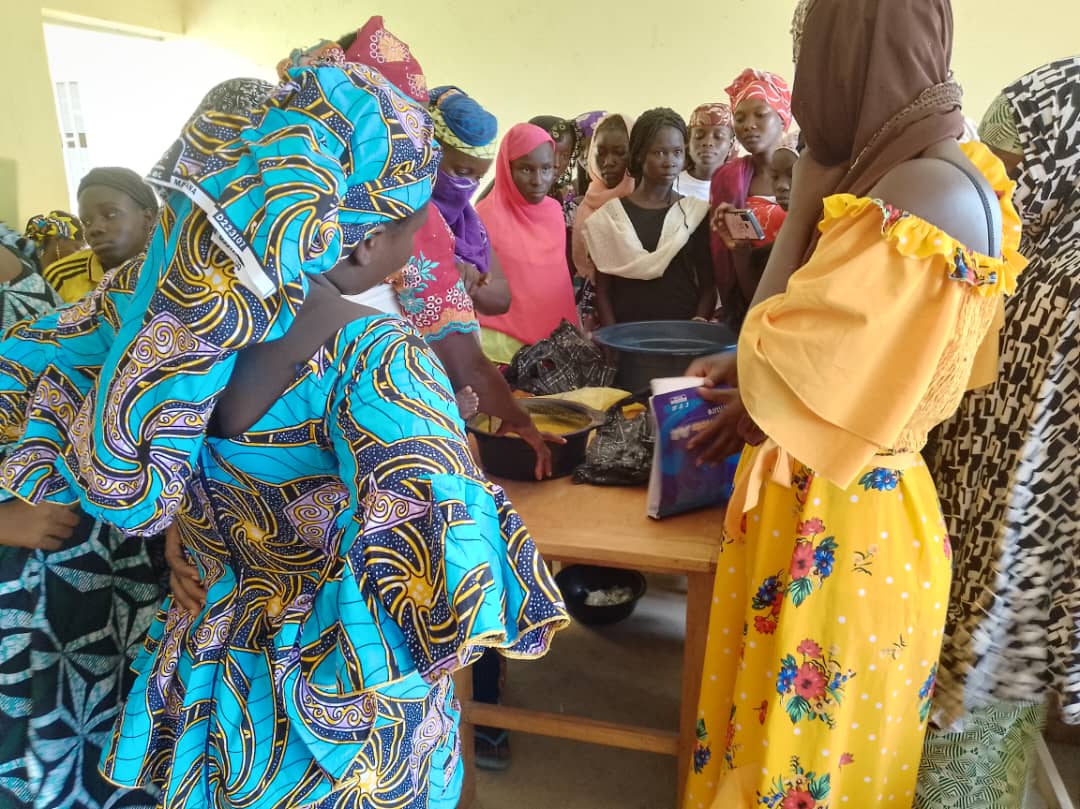 Atelier de formation des femmes et des jeunes filles en fabrication du savon solide - Photo 8